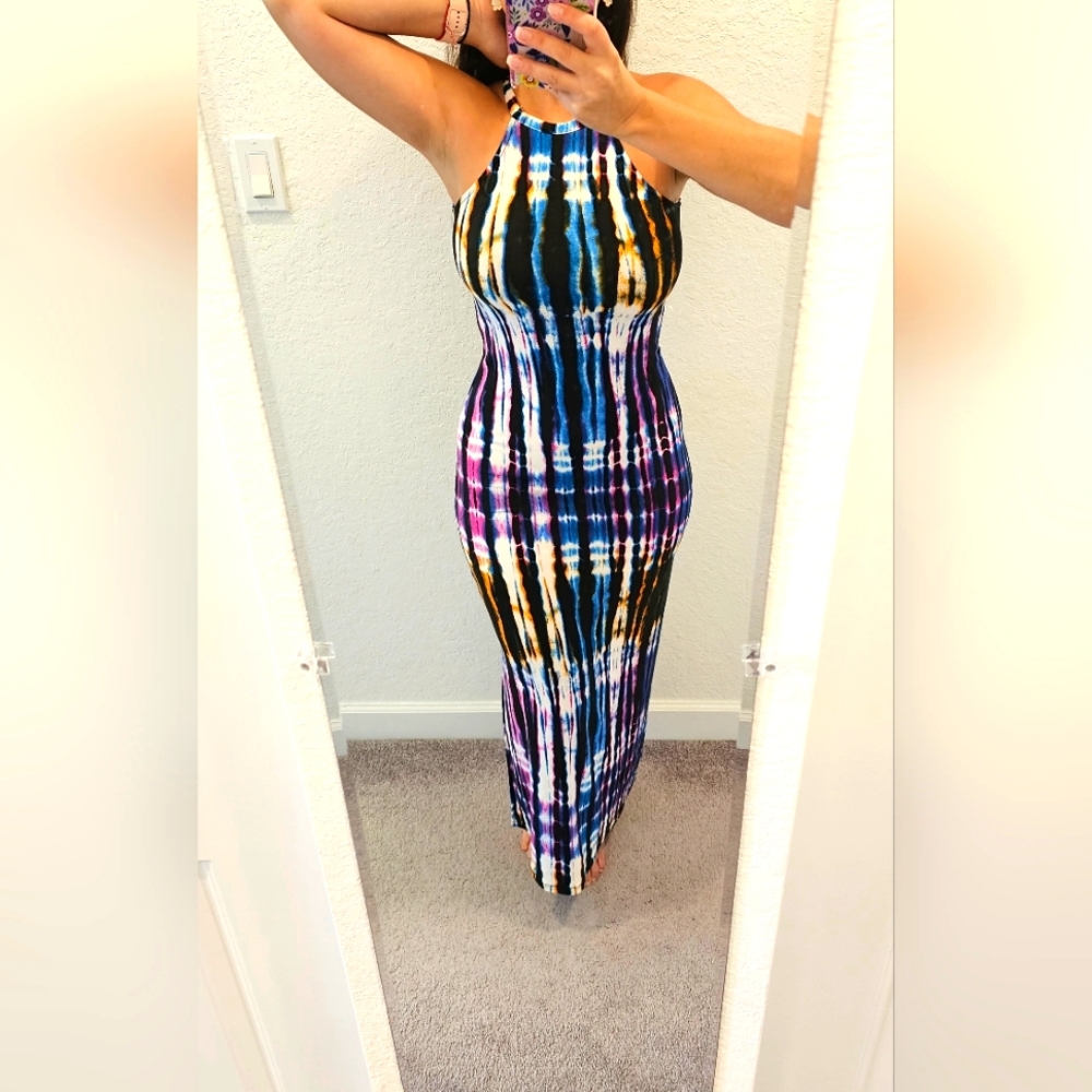 NEW beautiful strech fit to body Dress Size M